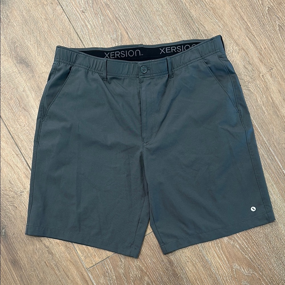 Xersion Men's dark gray men's Shorts. Quick -dry. Size XL.